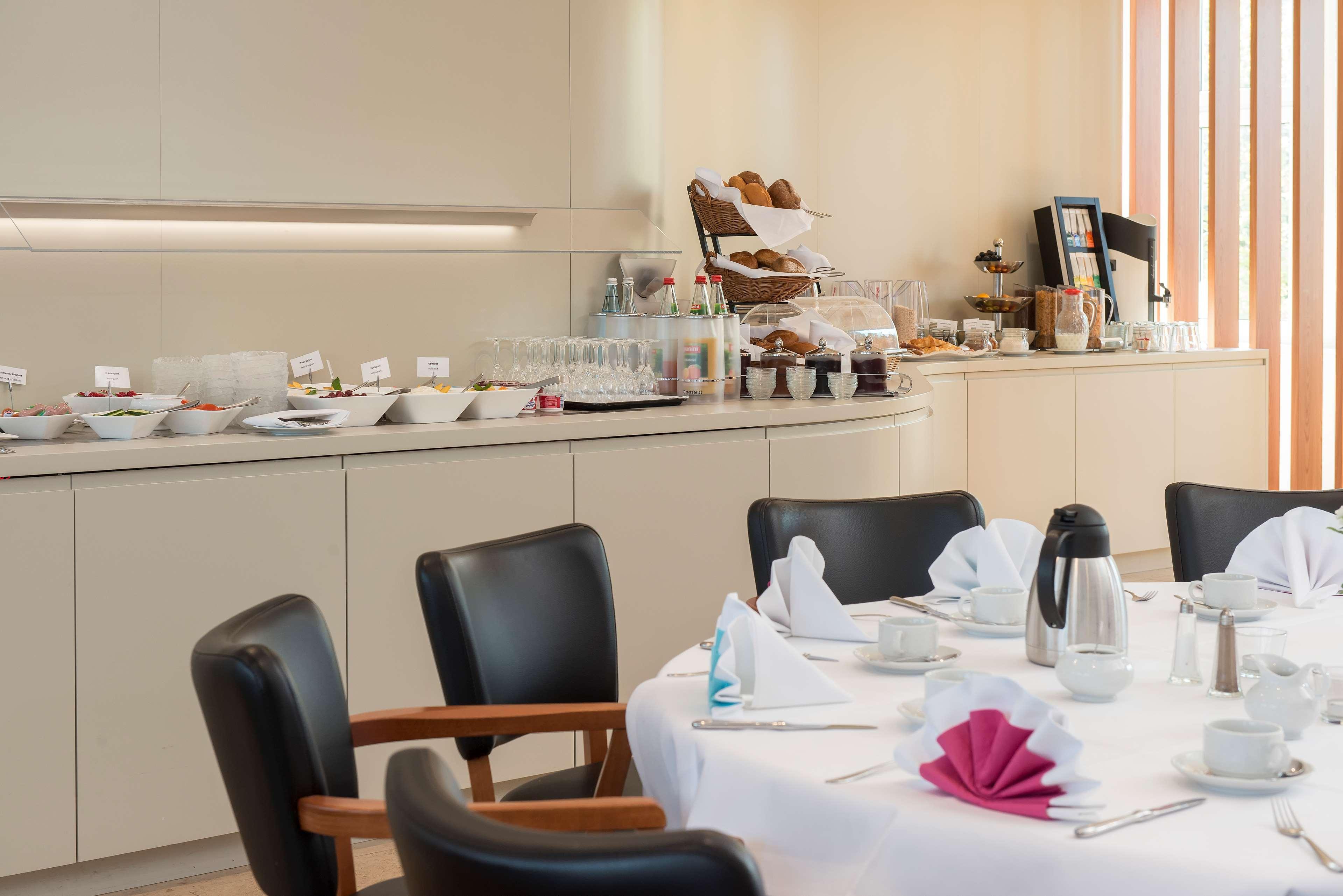 B&B Hotel Rastatt Restaurant foto